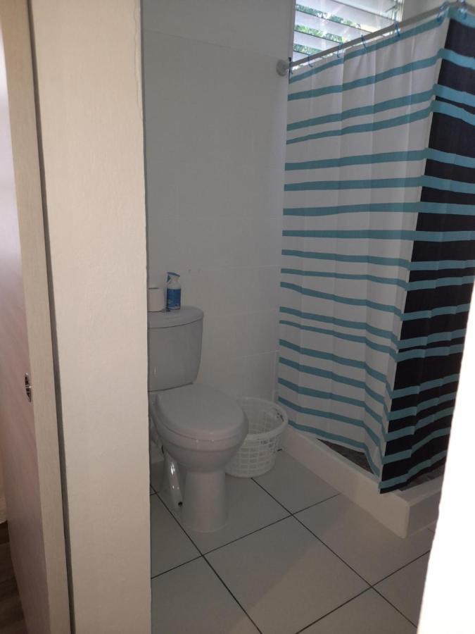 Chez Lucile Et Gilbert Apartment Bouillante Ngoại thất bức ảnh