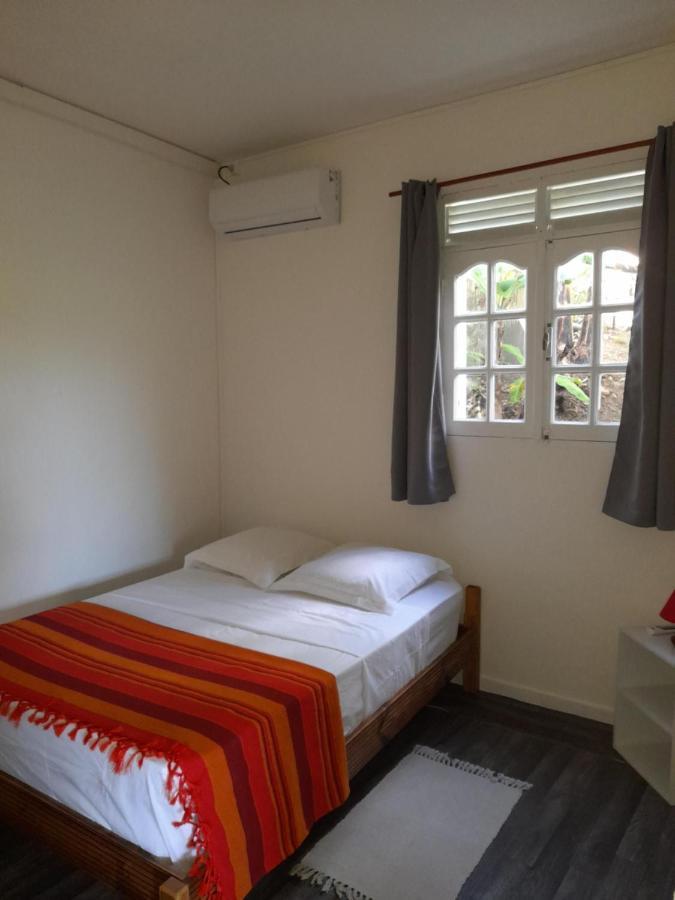 Chez Lucile Et Gilbert Apartment Bouillante Ngoại thất bức ảnh