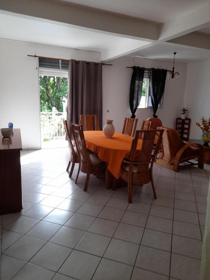 Chez Lucile Et Gilbert Apartment Bouillante Ngoại thất bức ảnh