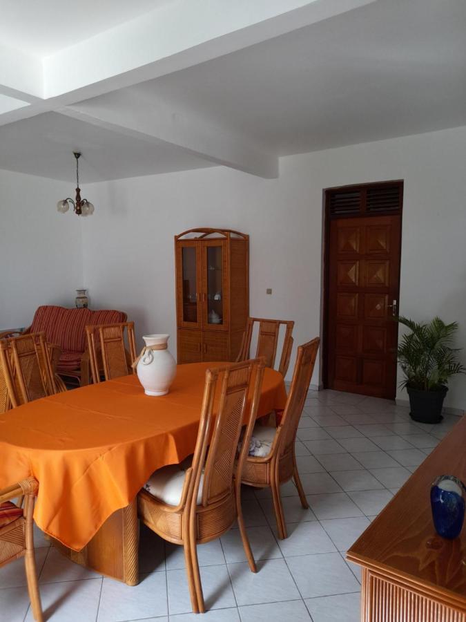 Chez Lucile Et Gilbert Apartment Bouillante Ngoại thất bức ảnh