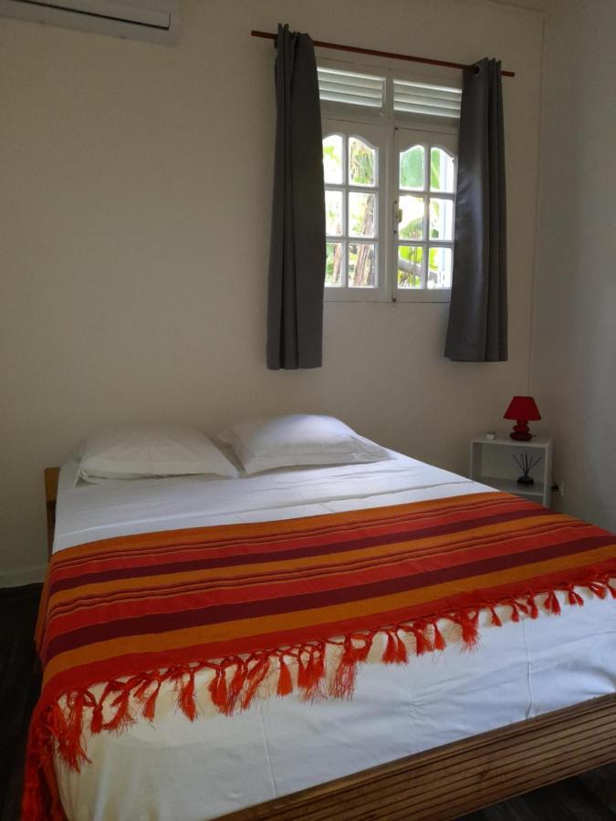 Chez Lucile Et Gilbert Apartment Bouillante Ngoại thất bức ảnh